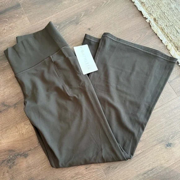 NWT Athleta Salutation Flare Leggings - Picture 2 of 6